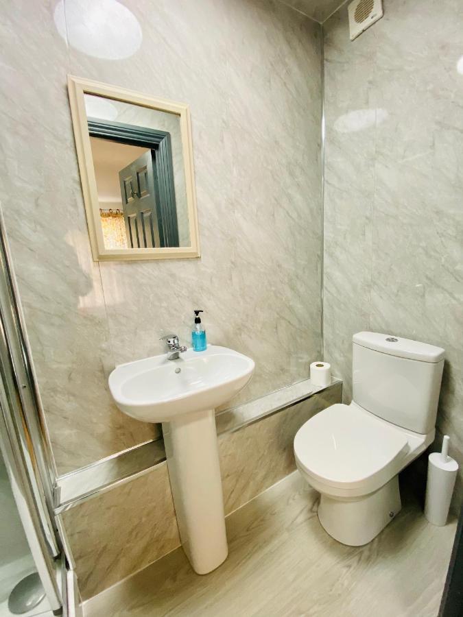 Single Room Private Bathroom