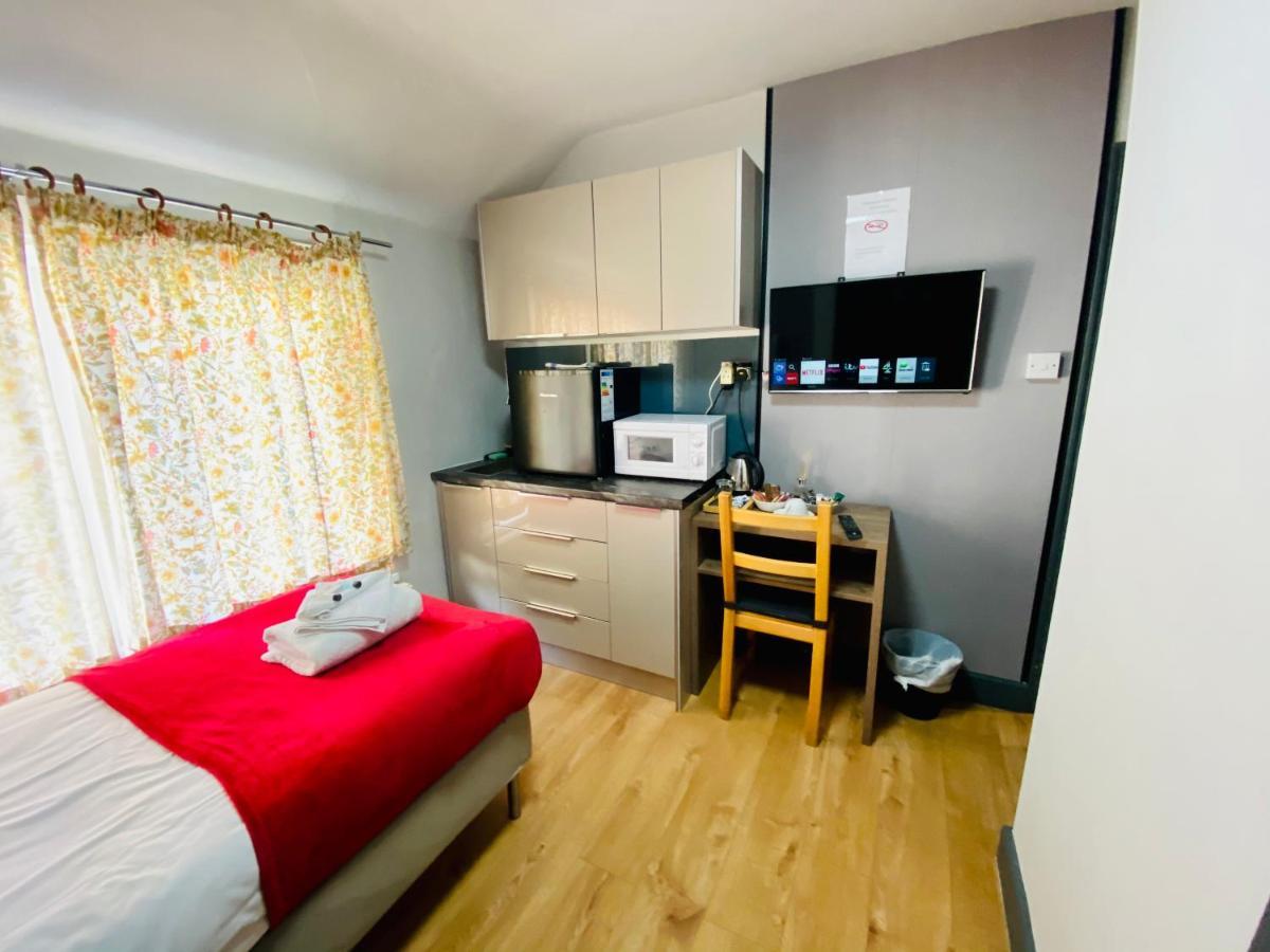 Single Room Private Bathroom