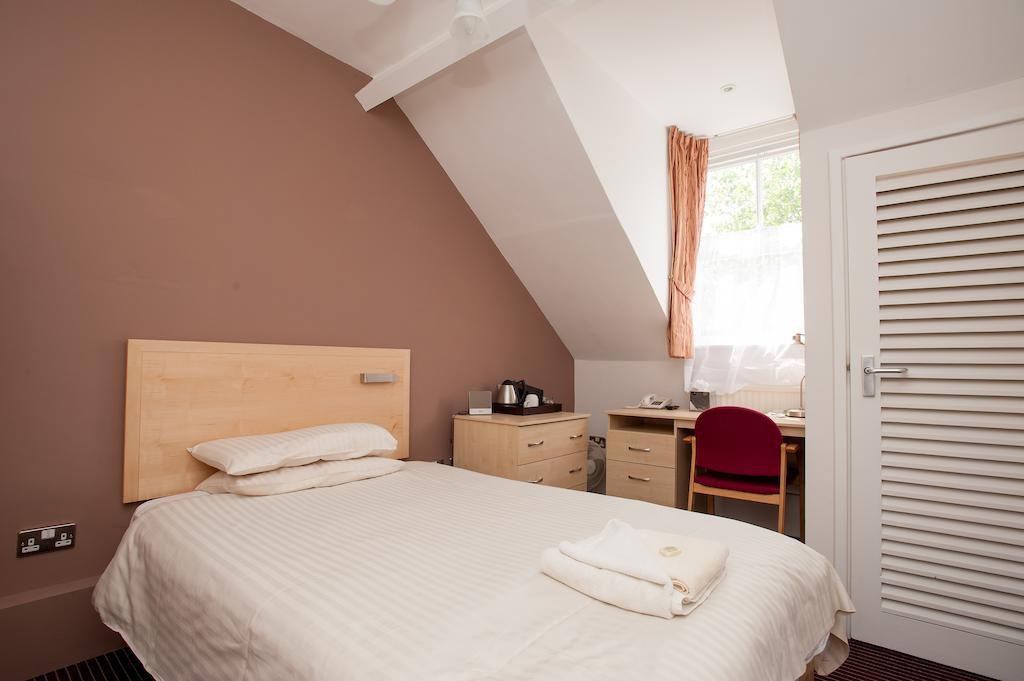 Standard Single Room,111855924:JPEG