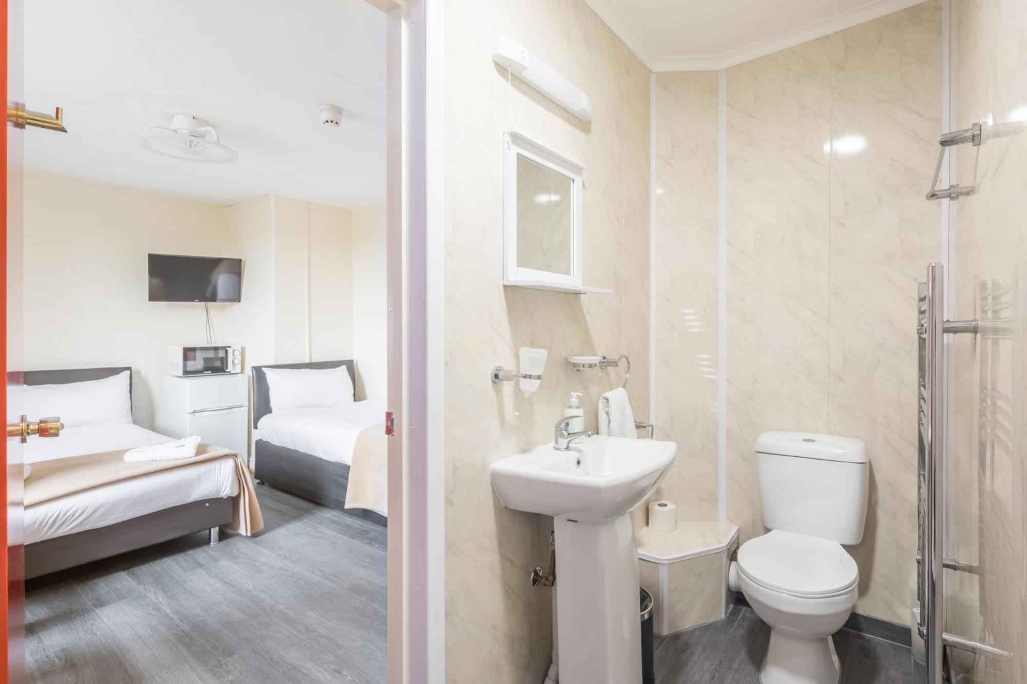 Budget Double or Twin Room,1500489097:JPEG