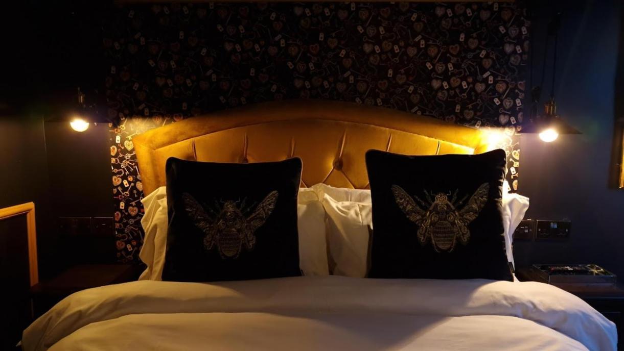 Double Room,1519458646:JPEG