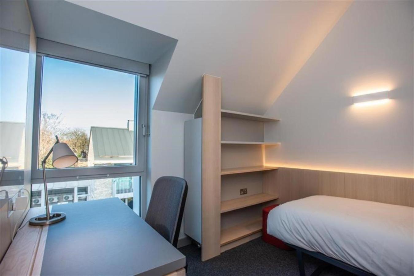 Single Room Private Bathroom