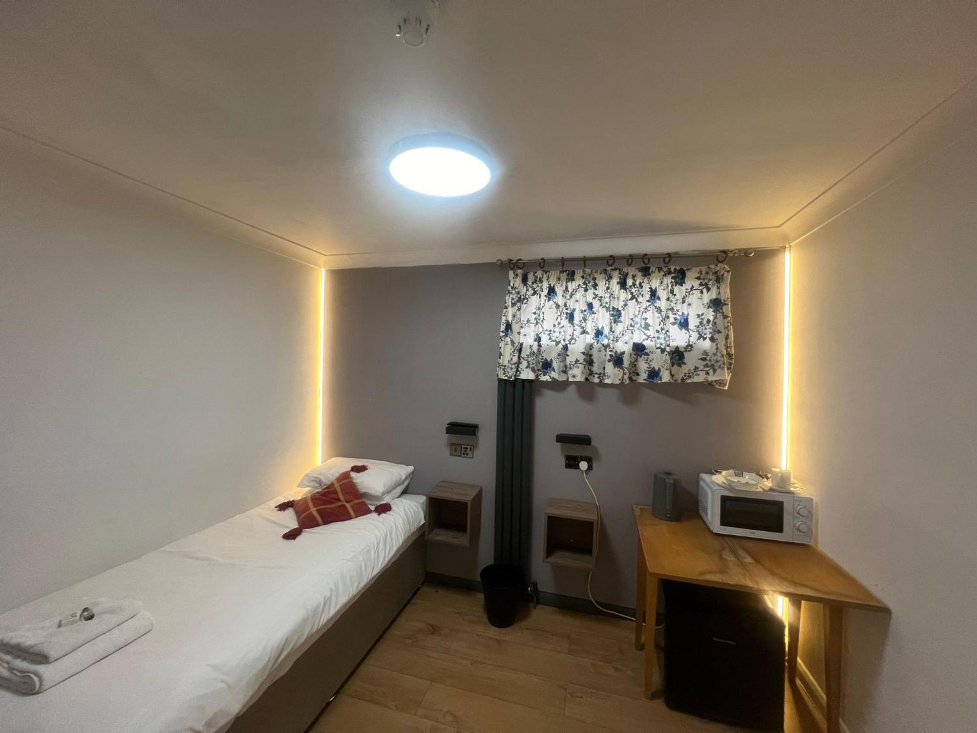 Deluxe Single Room