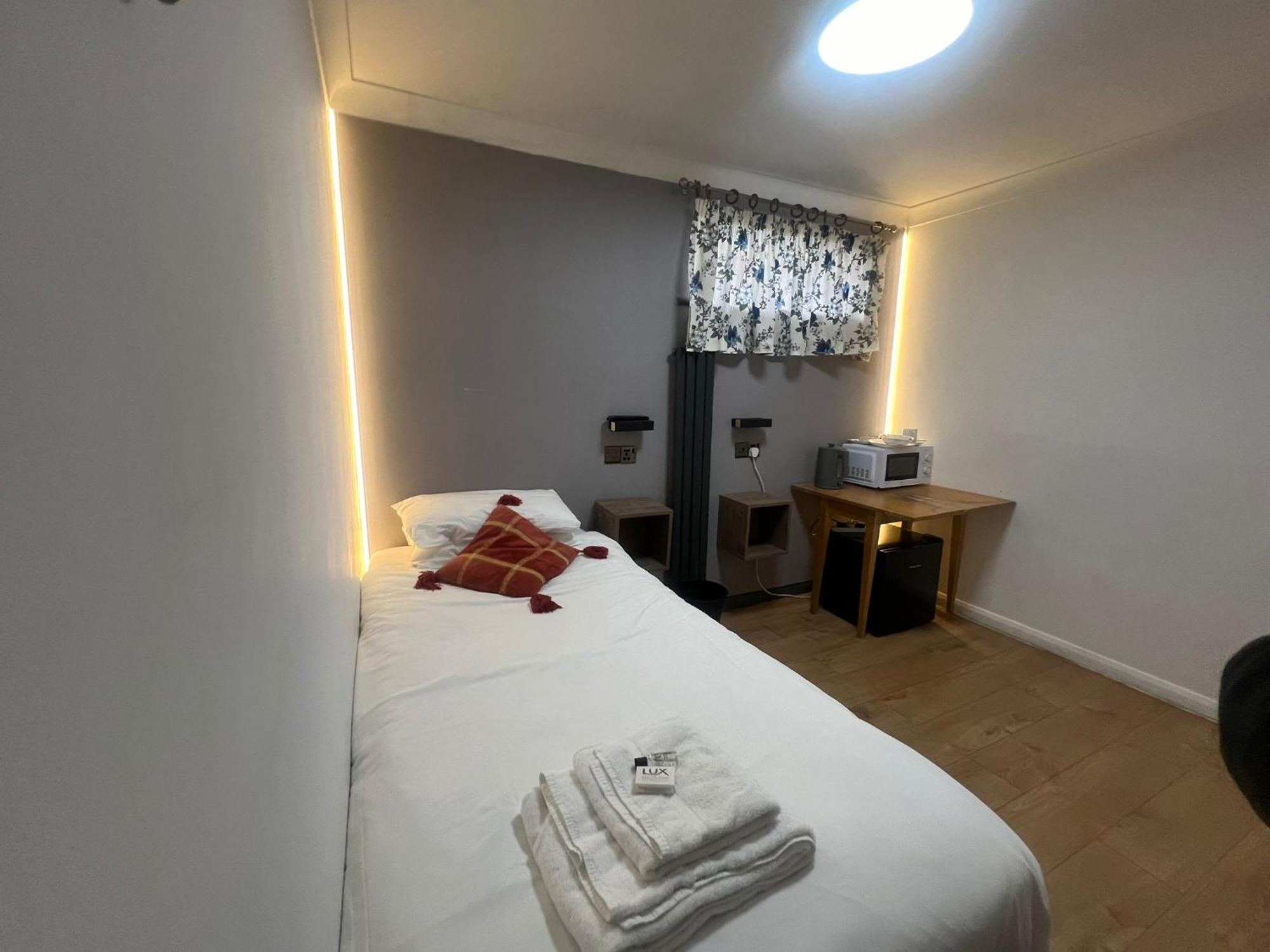 Deluxe Single Room