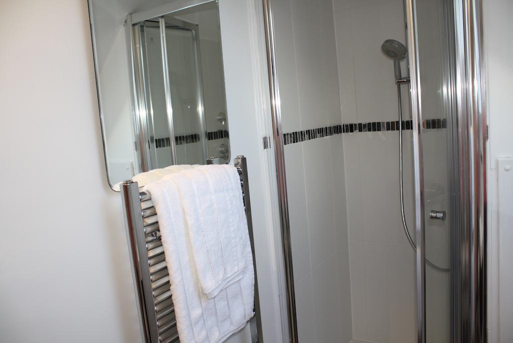 Small Double Room,244456105:JPEG