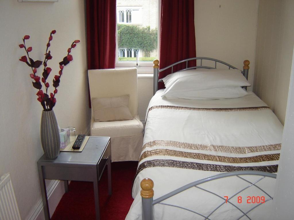 Single Room with Private Bathroom