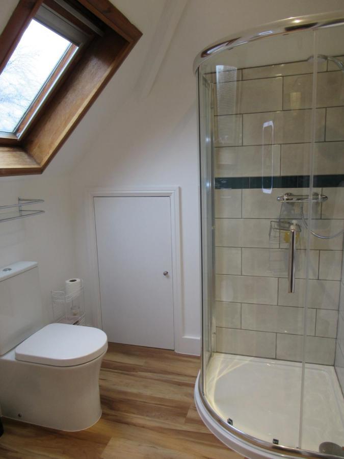 Twin Room Private External Bathroom