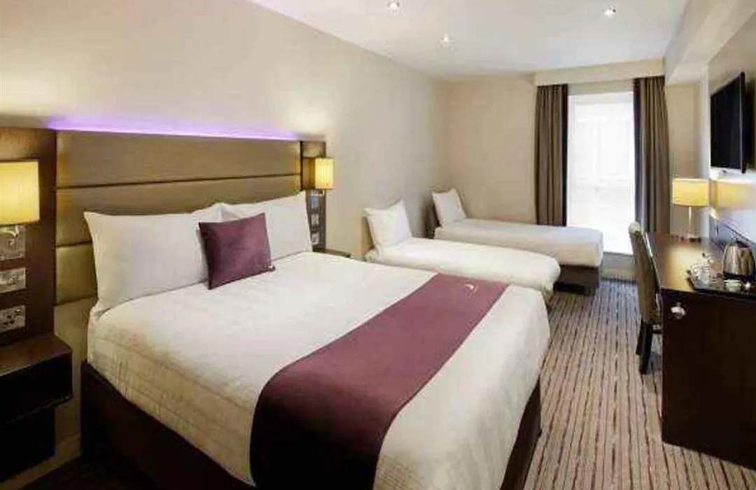Premier Inn Oxford Botley-1