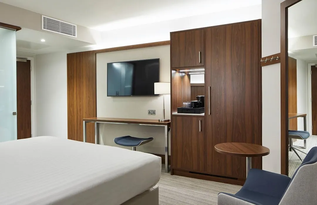 Courtyard By Marriott Oxford City Centre-1