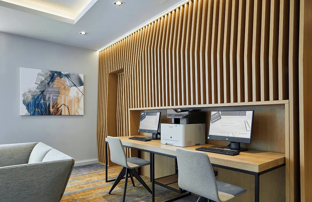 Courtyard By Marriott Oxford City Centre-1