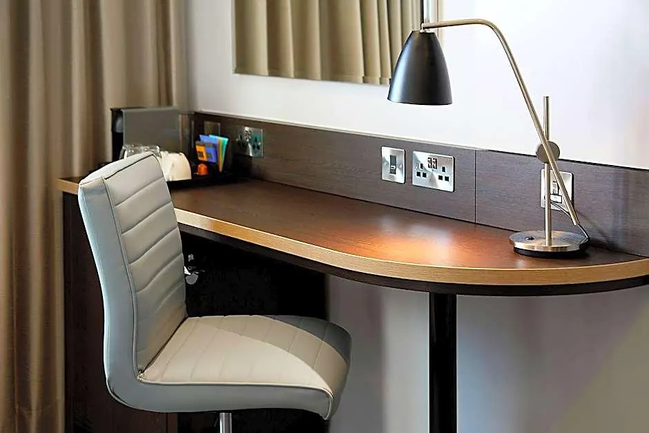 Premier Inn Oxford City Centre-1