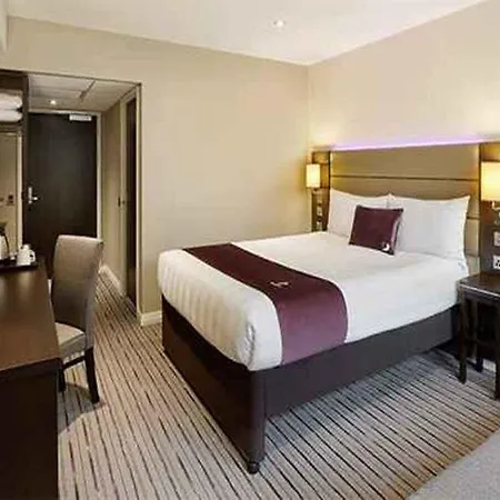 Premier Inn Oxford Botley-2
