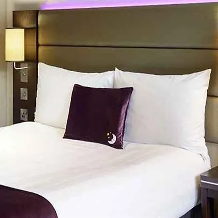 Premier Inn Oxford Botley-2