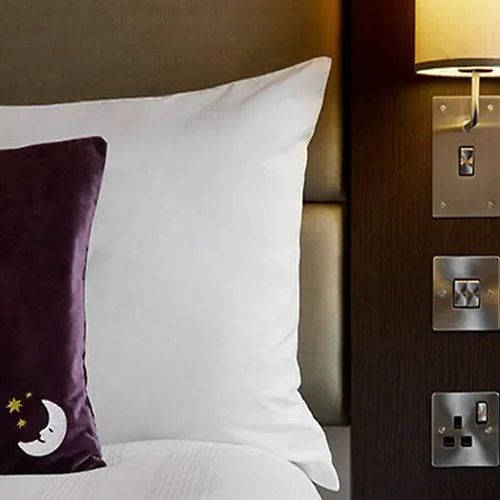 Premier Inn Oxford Botley-3