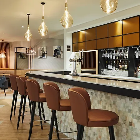 Courtyard By Marriott Oxford City Centre-3