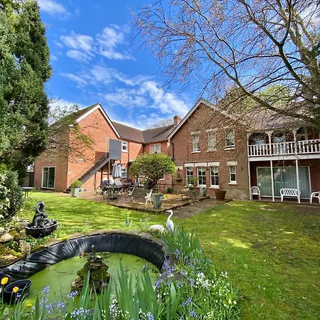 Pickwicks Guest House-3