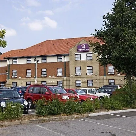 Premier Inn Oxford Cowley-2