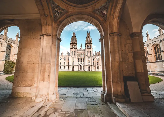 Oxford HotelsLinton Lodge A BW Signature Collection