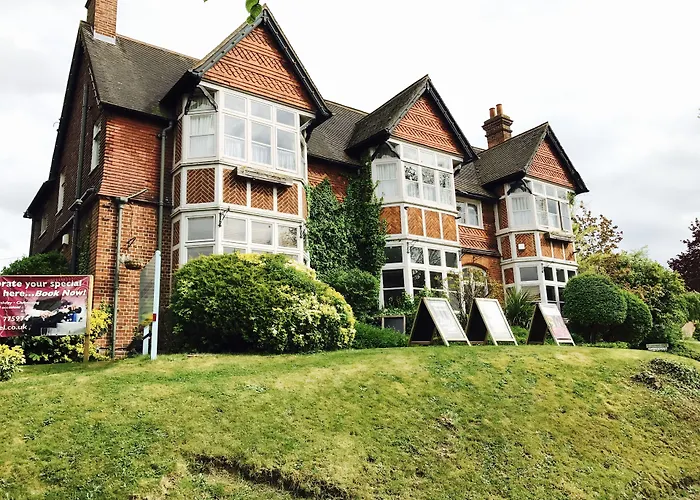 Tree Hotel At Iffley Oxford